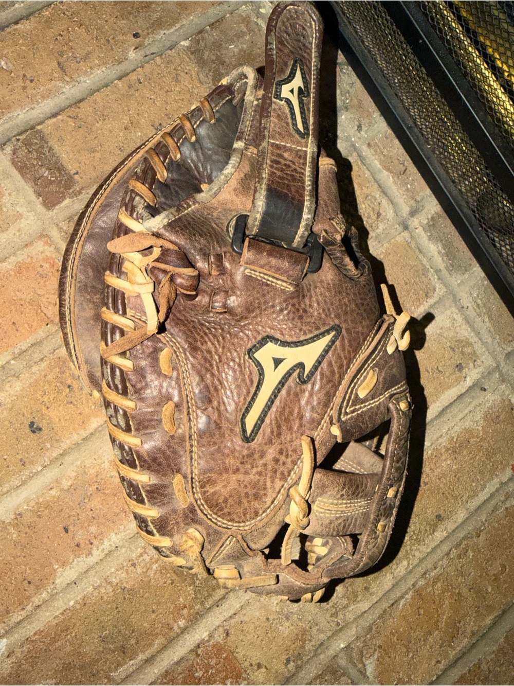 Mizuno Brown Leather Baseball Glove with Tan Laces GSX-90F2 34” CATCHER GLOVE